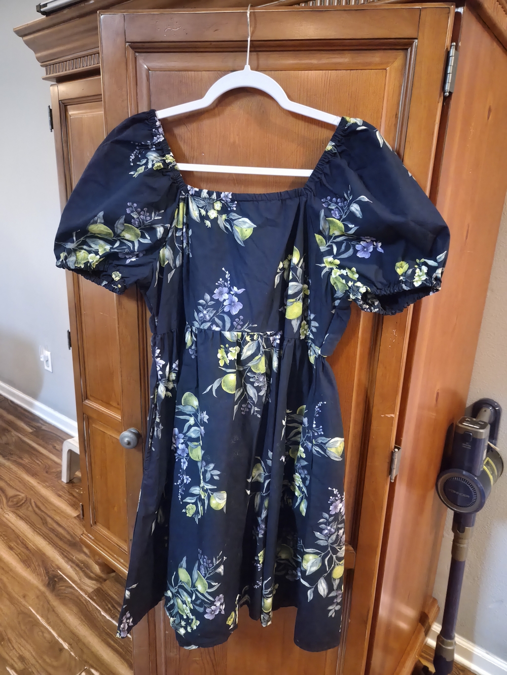 Time and Tru Navy Floral Puff-Sleeve Midi Dress